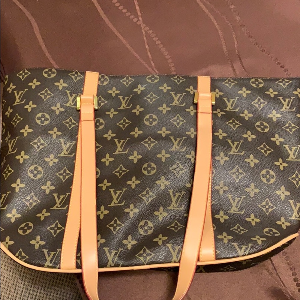 Auth Louis Vuitton Monogram Purse!
